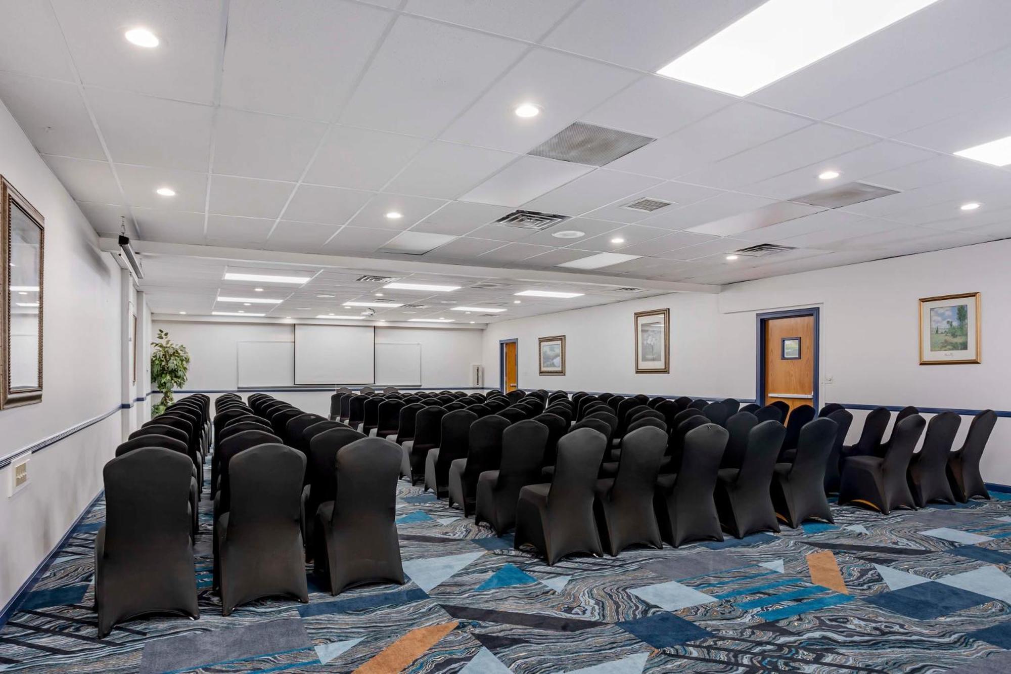 Best Western Rutgers University Hotel East Brunswick Eksteriør billede