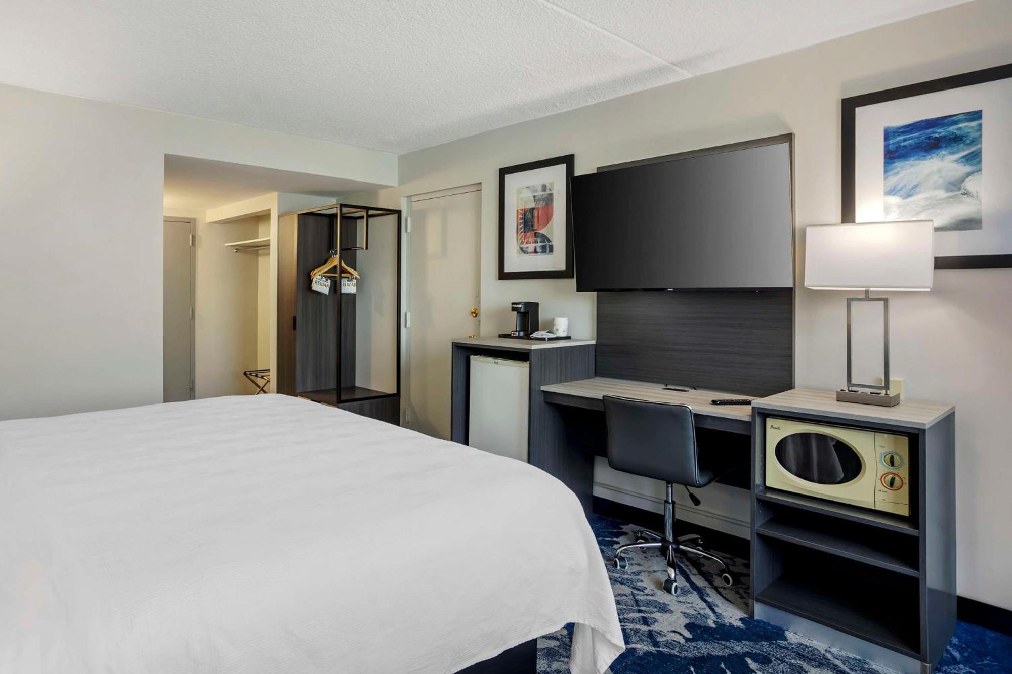 Best Western Rutgers University Hotel East Brunswick Eksteriør billede