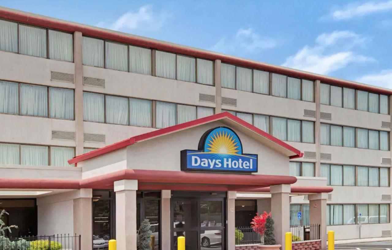 Best Western Rutgers University Hotel East Brunswick Eksteriør billede