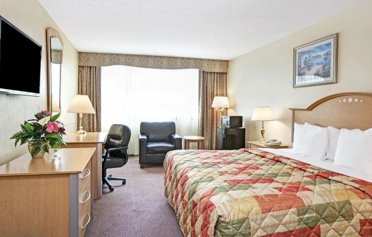 Best Western Rutgers University Hotel East Brunswick Eksteriør billede